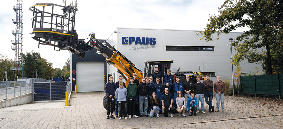 Team der Firma Paus draußen als Gruppenfoto